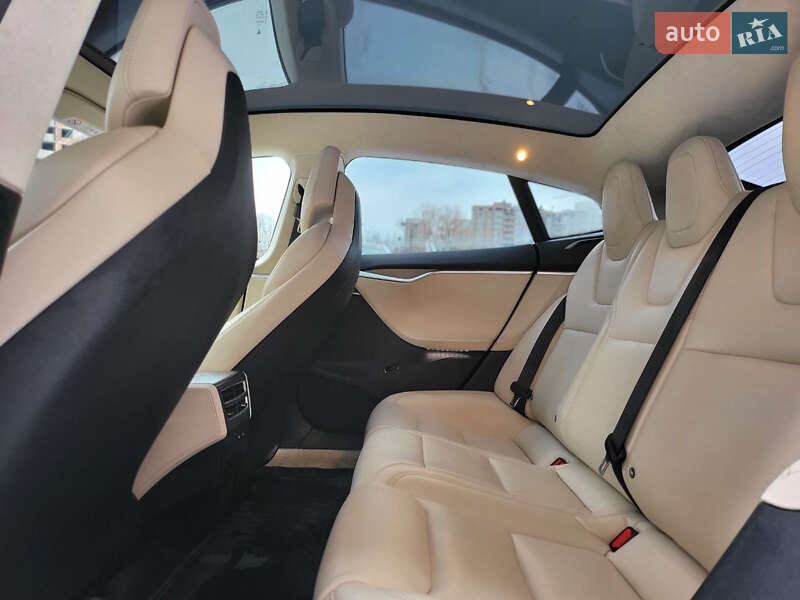 Ліфтбек Tesla Model S 2017 в Києві фото 15 Ліфтбек Tesla Model S 2017 в Києві