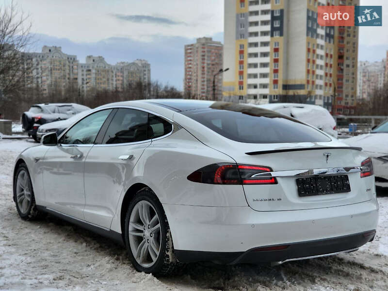 Ліфтбек Tesla Model S 2013 в Києві фото 10 Ліфтбек Tesla Model S 2013 в Києві