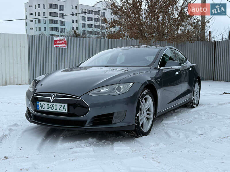 Лифтбек Tesla Model S 2013 в Луцке