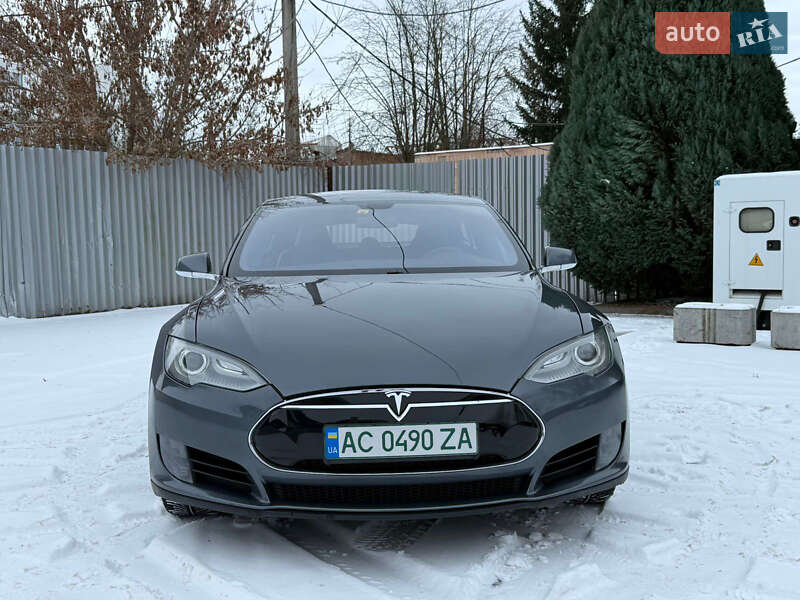 Лифтбек Tesla Model S 2013 в Луцке