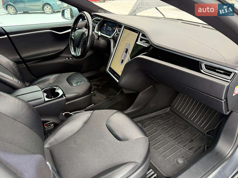 Лифтбек Tesla Model S 2013 в Луцке