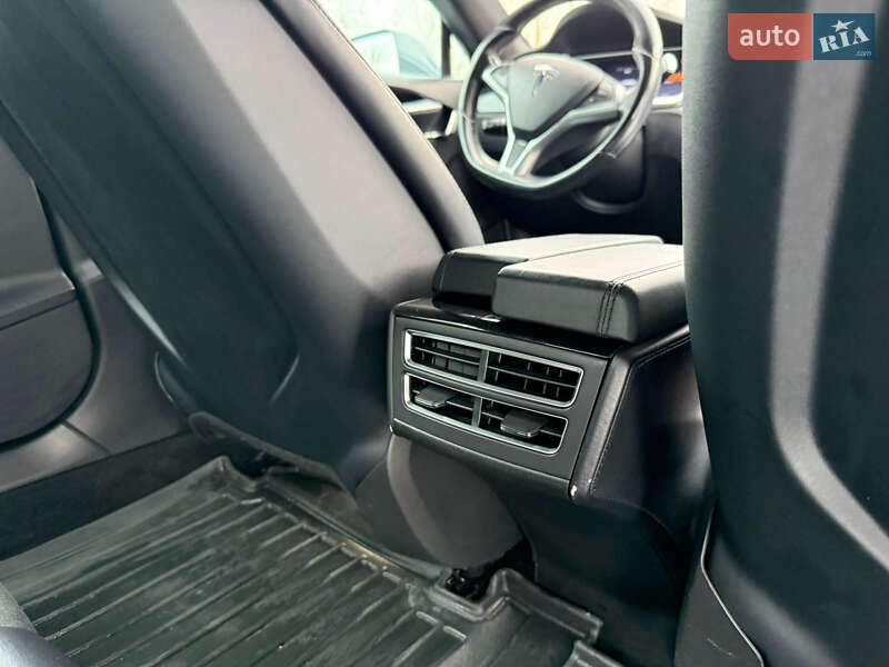 Лифтбек Tesla Model S 2013 в Луцке