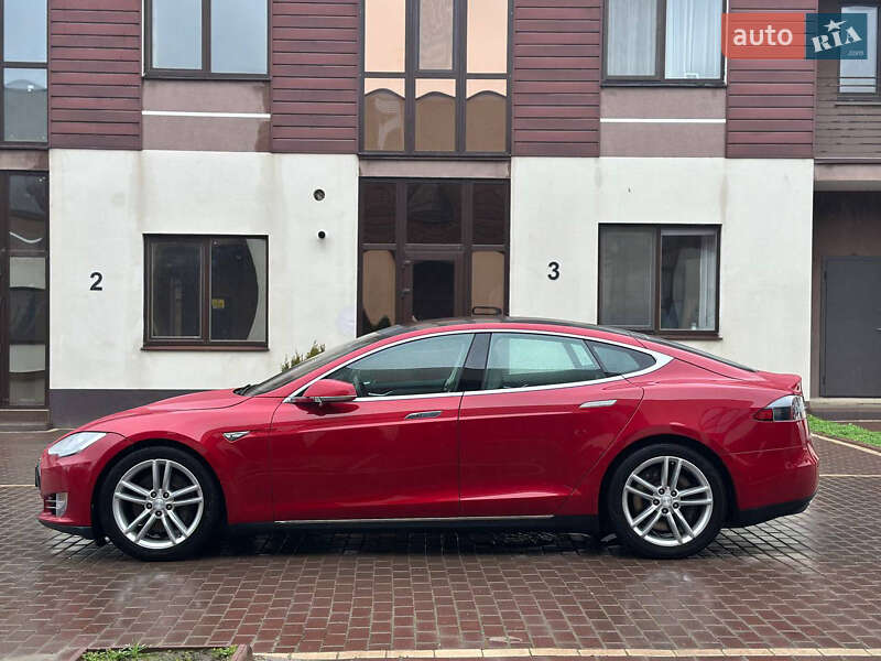 Лифтбек Tesla Model S 2015 в Одессе