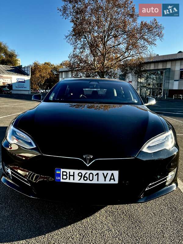 Лифтбек Tesla Model S 2019 в Одессе