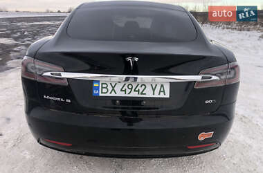 Лифтбек Tesla Model S 2017 в Виннице