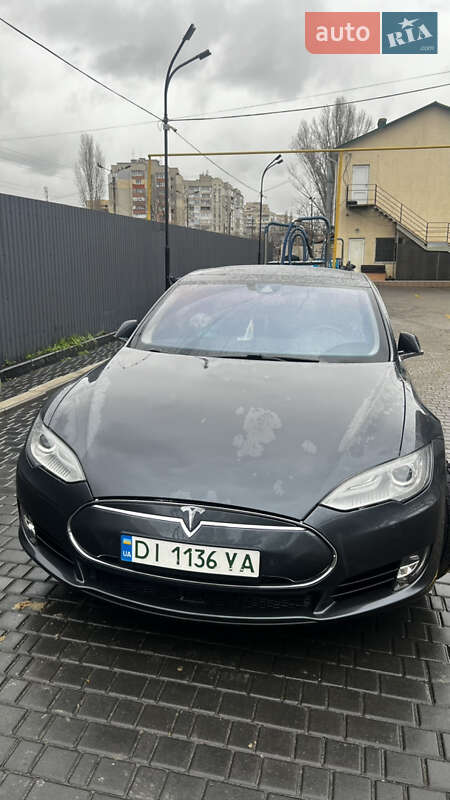 Лифтбек Tesla Model S 2015 в Одессе