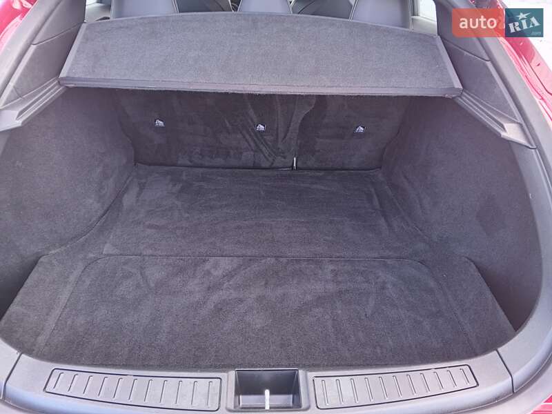 Лифтбек Tesla Model S 2017 в Киеве