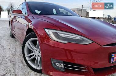 Ліфтбек Tesla Model S 2017 в Києві