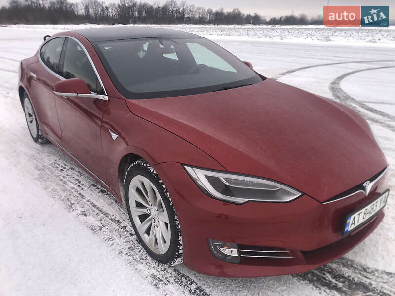 Лифтбек Tesla Model S 2018 в Виннице