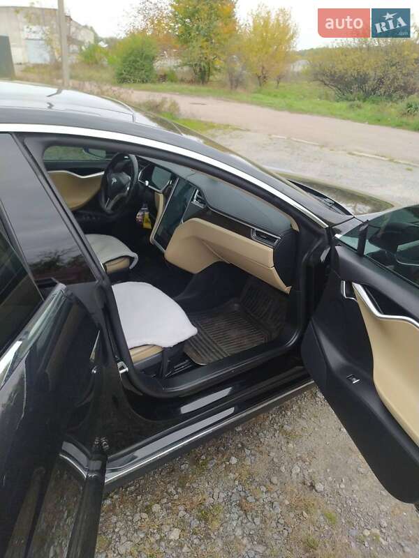 Ліфтбек Tesla Model S 2012 в Бердичеві