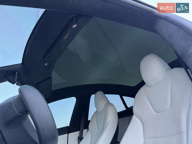 Ліфтбек Tesla Model S 2022 в Ужгороді