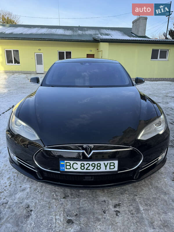 Tesla Model S 2016
