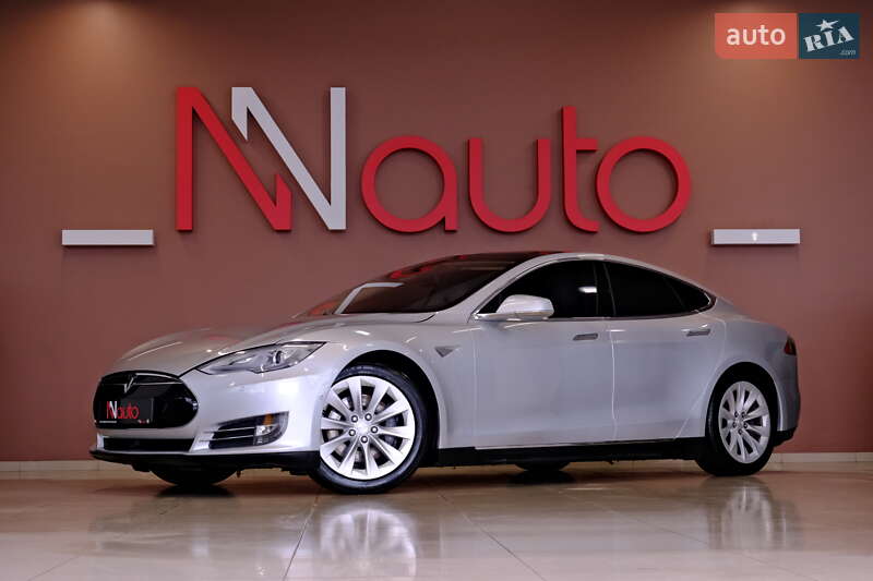 Tesla Model S 2015 Tesla Model S 2015