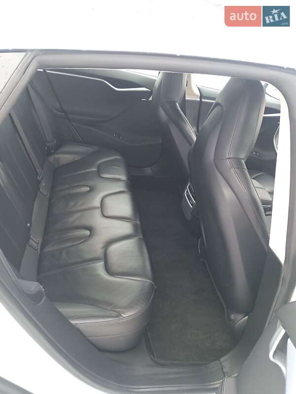 Лифтбек Tesla Model S 2015 в Виннице фото 5 Лифтбек Tesla Model S 2015 в Виннице