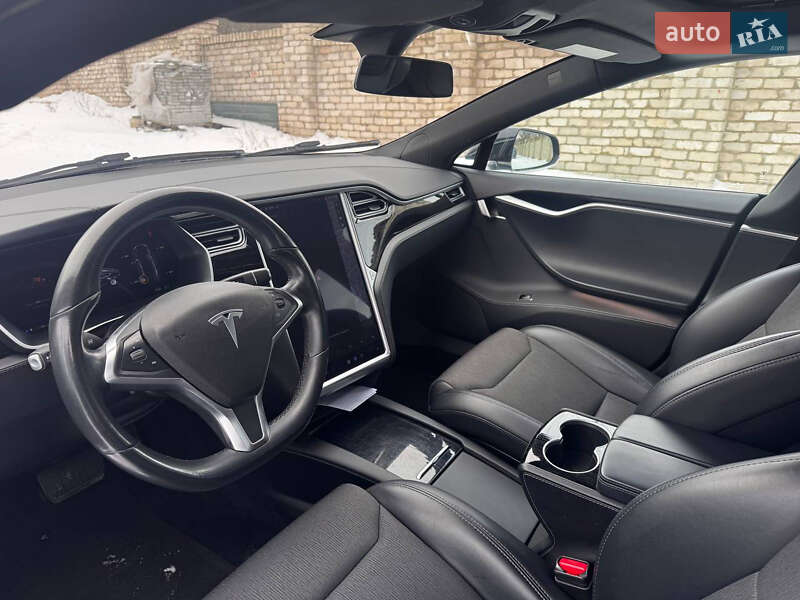 Ліфтбек Tesla Model S 2017 в Рівному фото 17 Ліфтбек Tesla Model S 2017 в Рівному