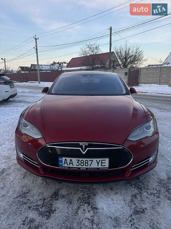 Ліфтбек Tesla Model S 2015 в Києві