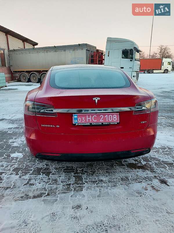 Лифтбек Tesla Model S 2018 в Сарнах