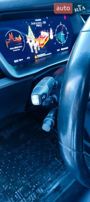 Лифтбек Tesla Model S 2016 в Сарнах