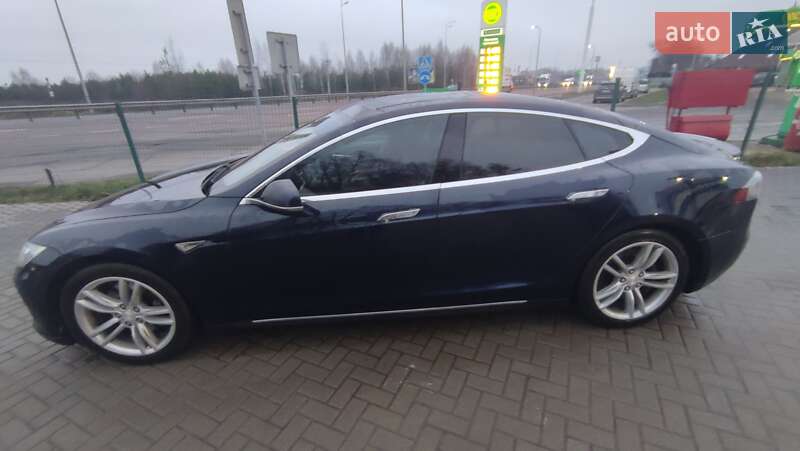 Ліфтбек Tesla Model S 2013 в Житомирі