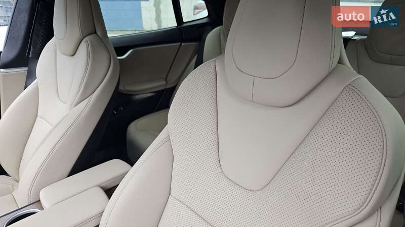 Лифтбек Tesla Model S 2019 в Харькове