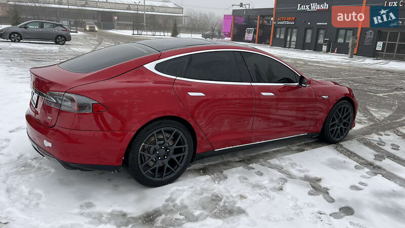 Лифтбек Tesla Model S 2014 в Виннице фото 17 Лифтбек Tesla Model S 2014 в Виннице