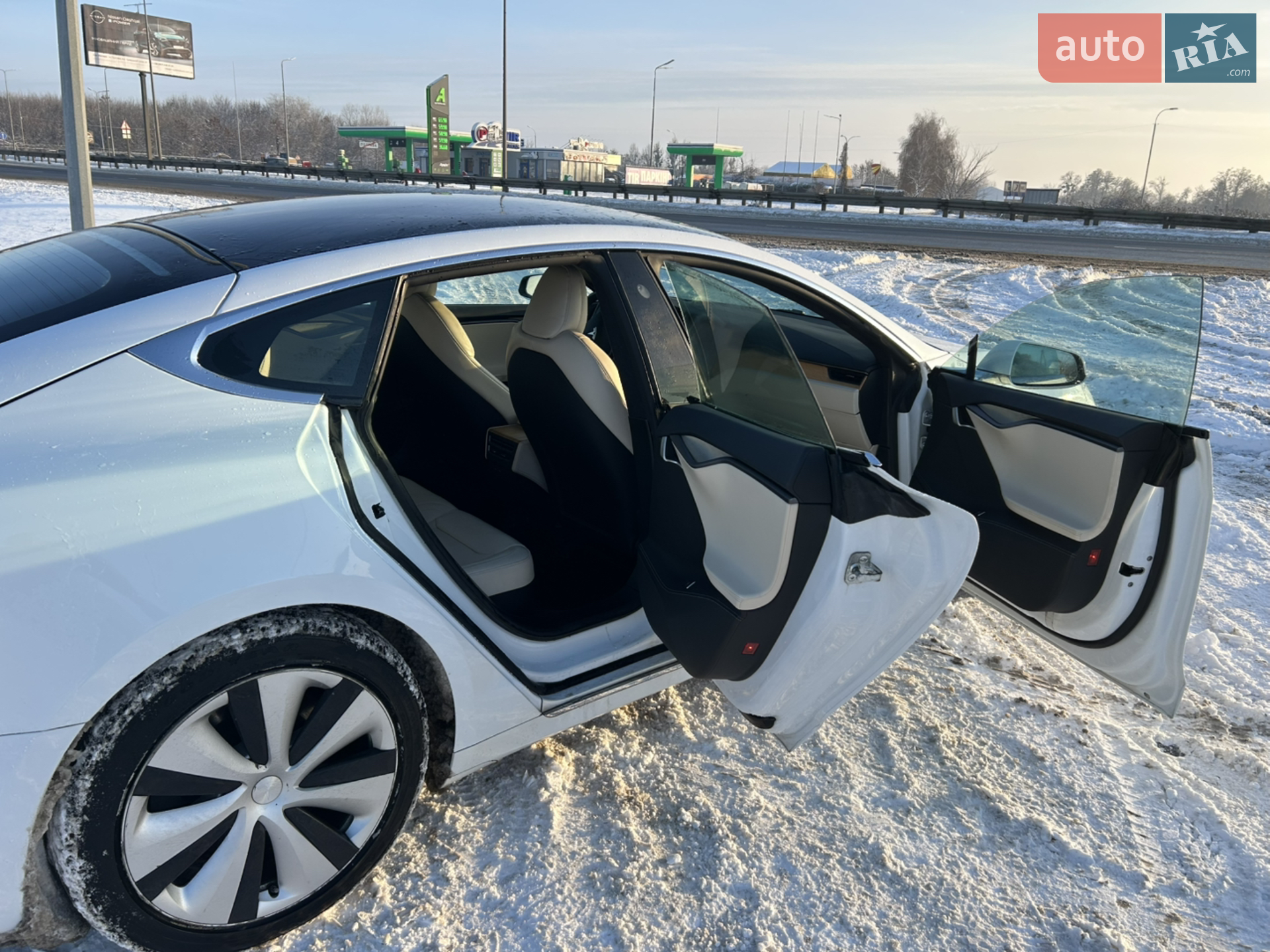 2020 Tesla Model S - мініатюра 10