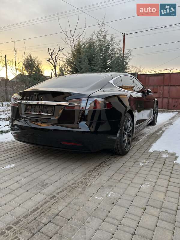Лифтбек Tesla Model S 2017 в Николаеве