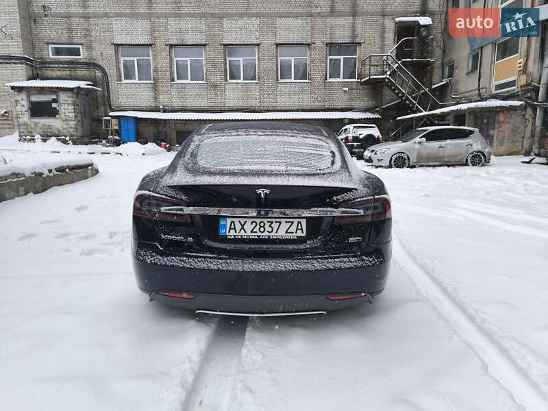 Лифтбек Tesla Model S 2015 в Харькове