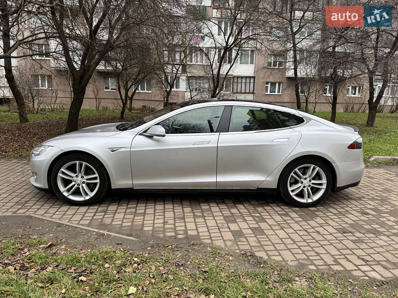 Лифтбек Tesla Model S 2014 в Луцке фото 8 Лифтбек Tesla Model S 2014 в Луцке