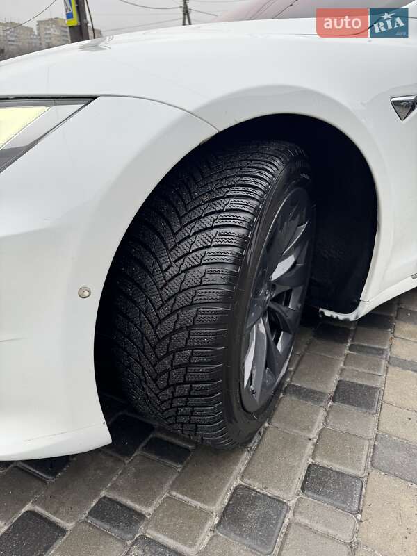 Лифтбек Tesla Model S 2020 в Днепре