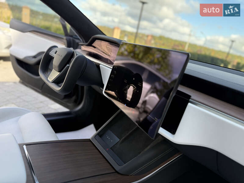 Лифтбек Tesla Model S 2024 в Дрогобыче