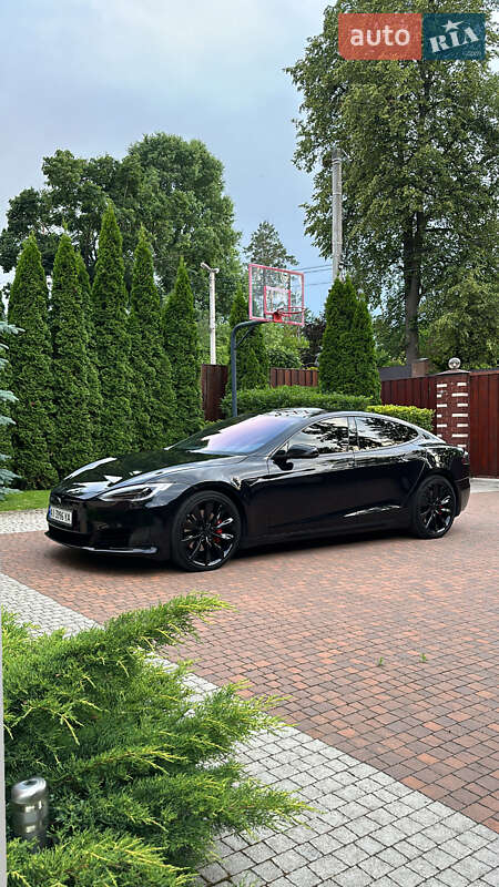 Лифтбек Tesla Model S 2017 в Киеве