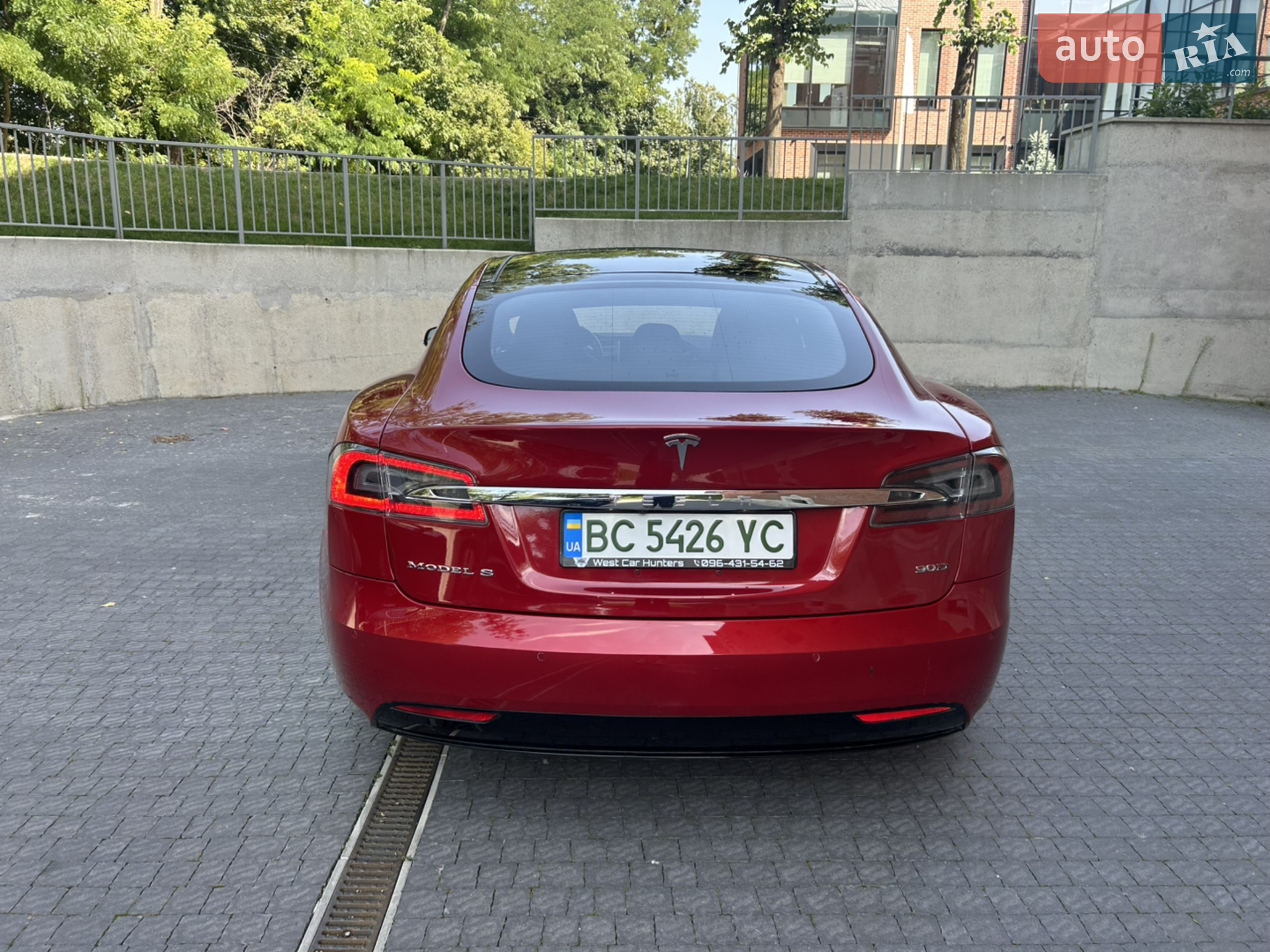 2016 Tesla Model S - мініатюра 8