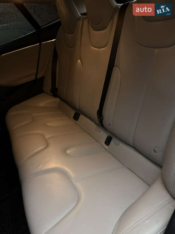 Ліфтбек Tesla Model S 2014 в Кропивницькому