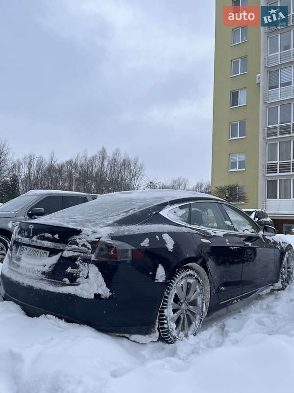 Лифтбек Tesla Model S 2015 в Львове