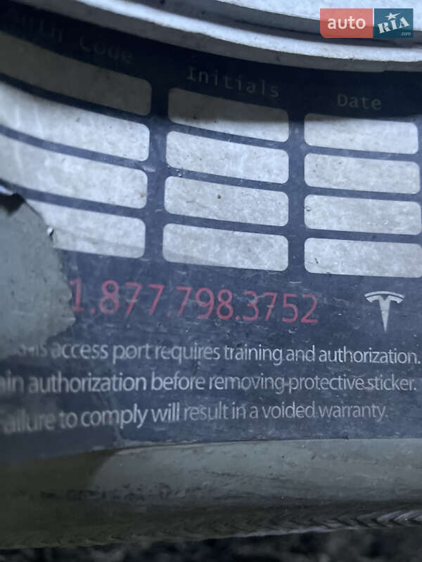 Ліфтбек Tesla Model S 2016 в Львові фото Ліфтбек Tesla Model S 2016 в Львові