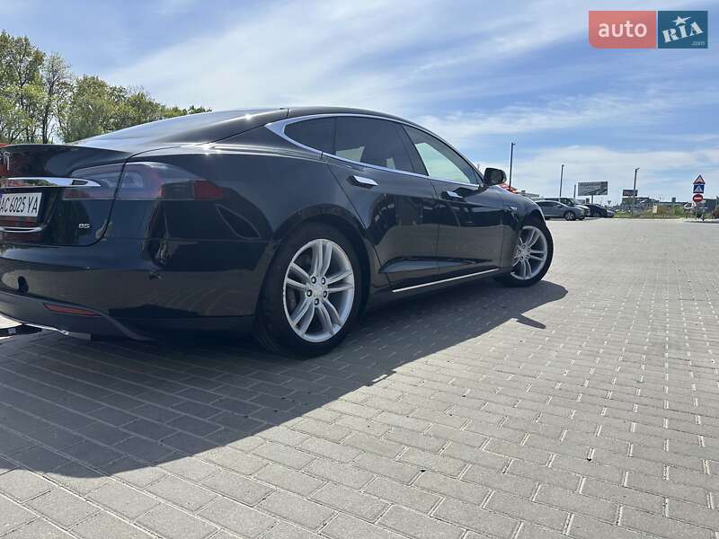 Лифтбек Tesla Model S 2014 в Луцке
