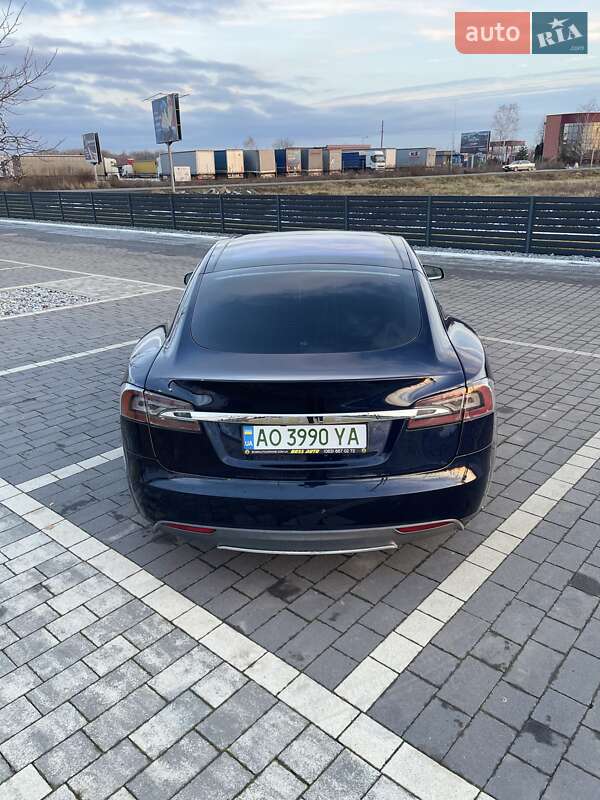 Лифтбек Tesla Model S 2013 в Мукачево
