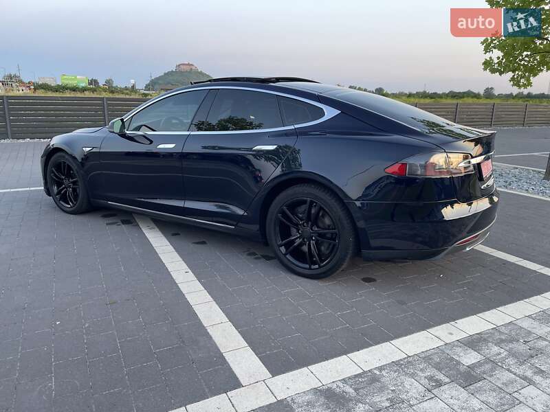 Лифтбек Tesla Model S 2013 в Мукачево