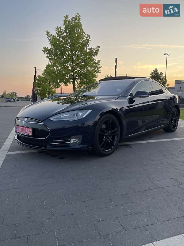 Лифтбек Tesla Model S 2013 в Мукачево