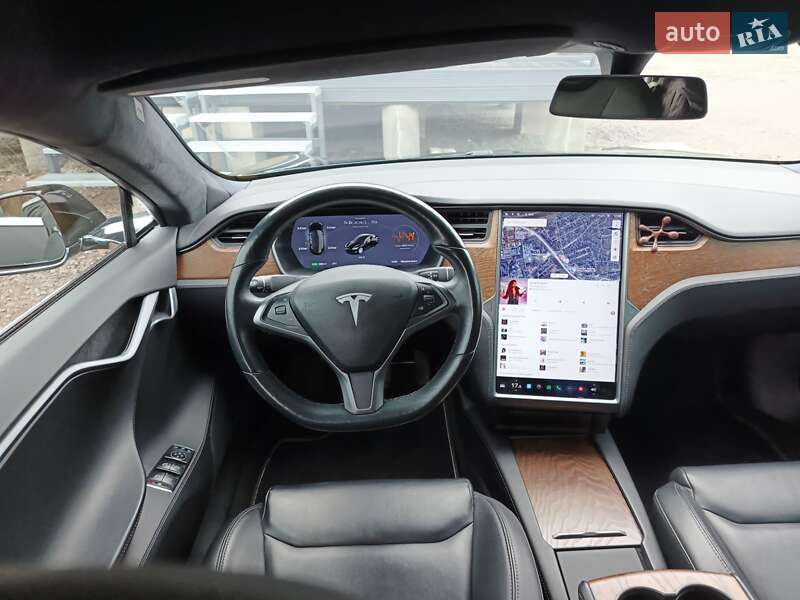 Лифтбек Tesla Model S 2021 в Киеве