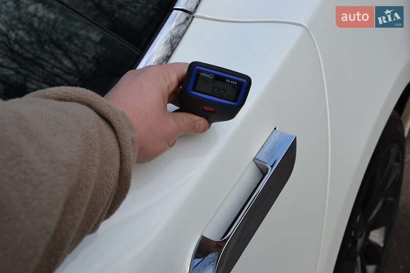 Лифтбек Tesla Model S 2014 в Луцке