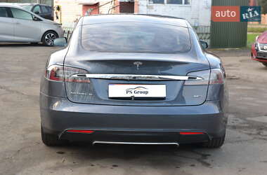 Лифтбек Tesla Model S 2015 в Луцке