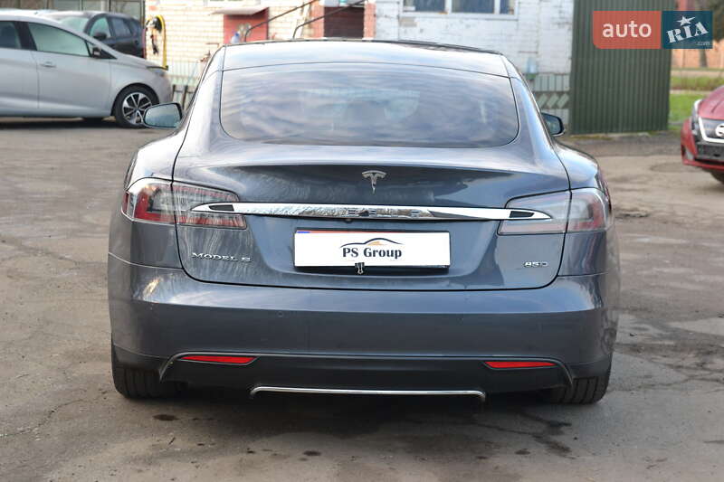 Лифтбек Tesla Model S 2012 в Луцке