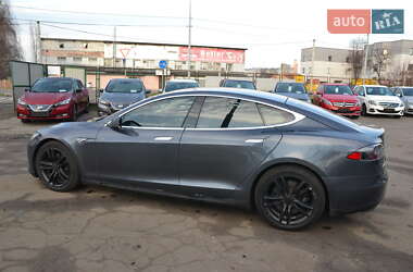 Лифтбек Tesla Model S 2015 в Луцке