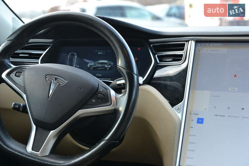Лифтбек Tesla Model S 2012 в Луцке