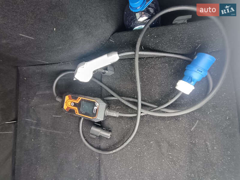 Лифтбек Tesla Model S 2015 в Белой Церкви фото 11 Лифтбек Tesla Model S 2015 в Белой Церкви