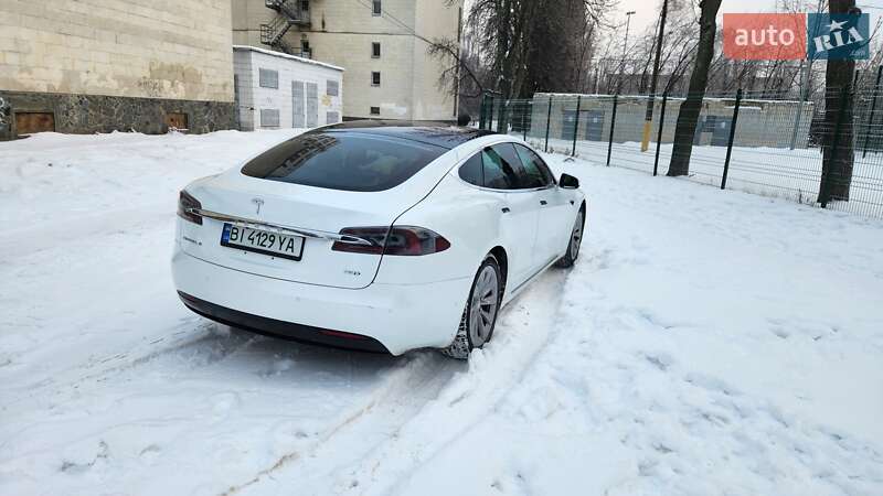 Лифтбек Tesla Model S 2018 в Киеве