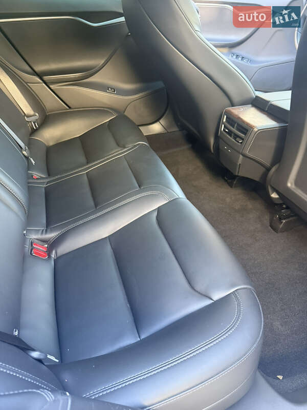 Лифтбек Tesla Model S 2020 в Одессе