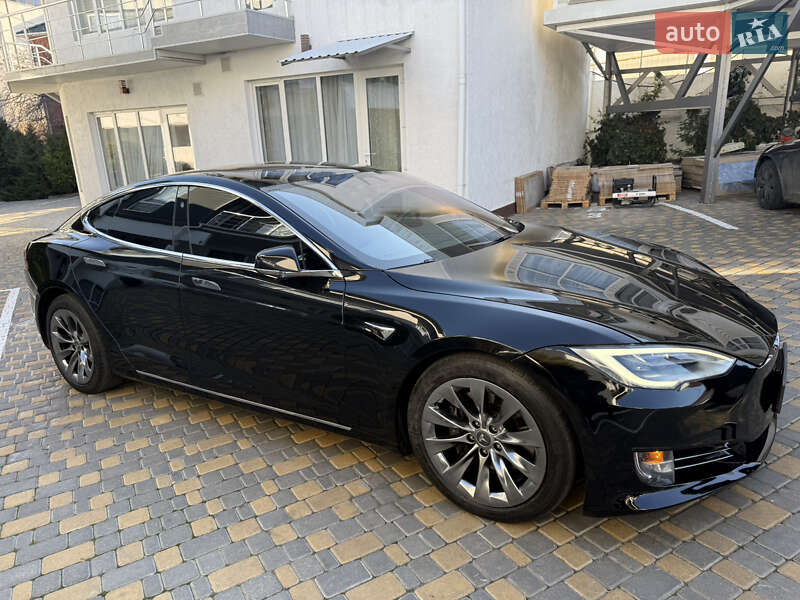 Лифтбек Tesla Model S 2020 в Одессе